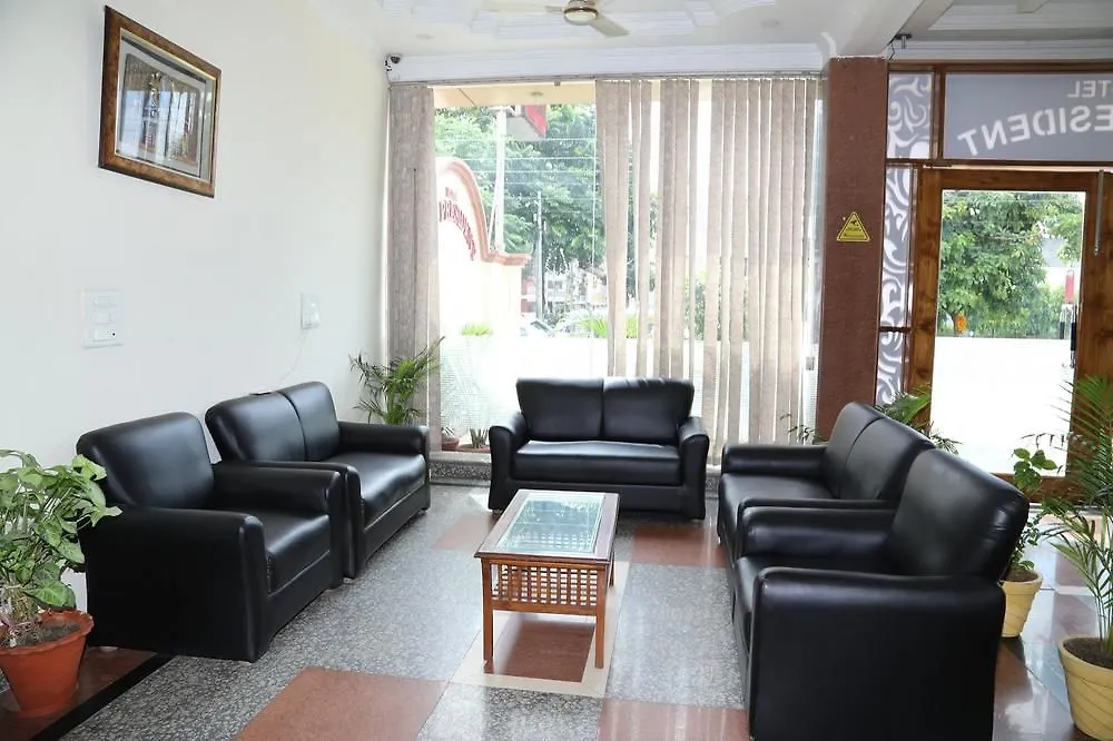 Hotel G.K President Chandigarh 3*,